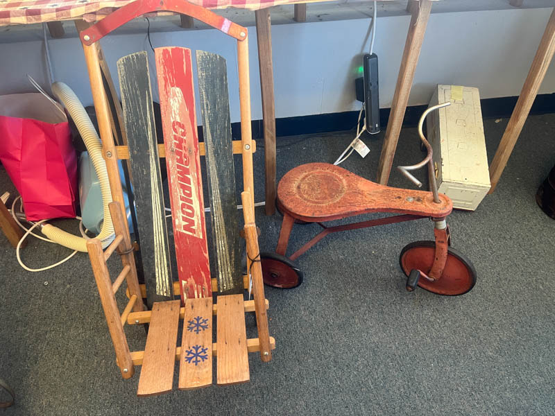 Antique Collectible Auction Janesville WI Photos