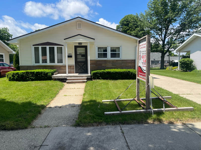 Real Estate Auction Janesville WI Details